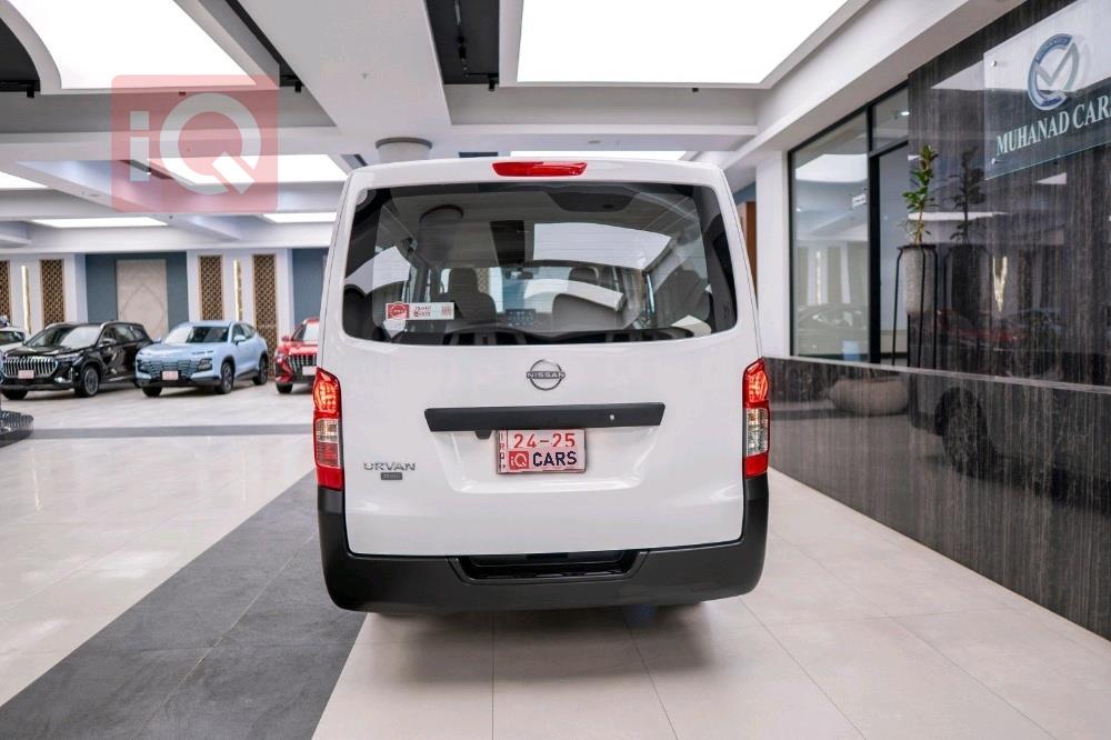 نيسان اورفان